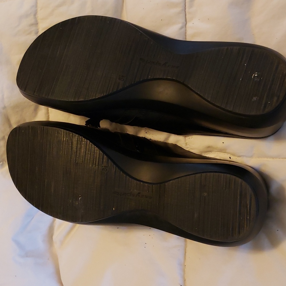 Shoes - Picture 4 of 4
